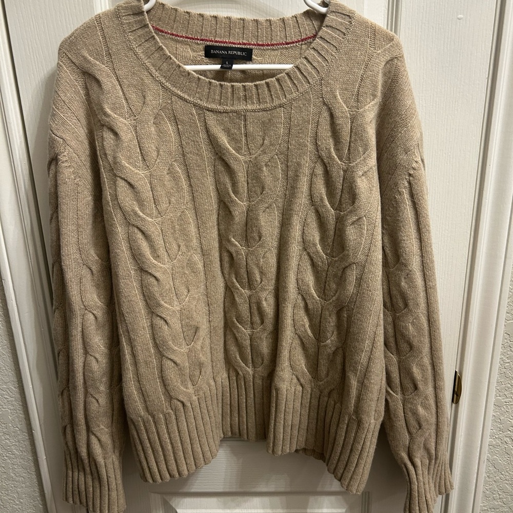 Banana Republic Cable Knit Scoopneck Sweater in Light Beige